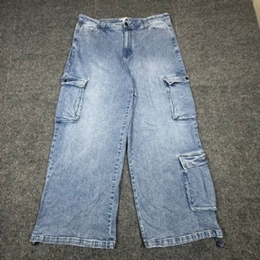 And Now This Womens Wide Leg Cargo Jeans Light Wash Blue Utility Pants 20W SP25